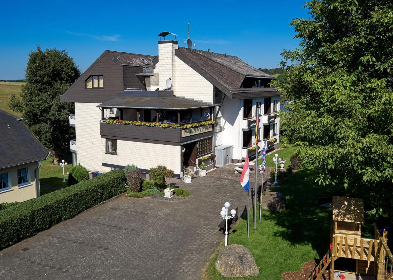 Hotel-Restaurant Maas Lutzerath Екстериор снимка